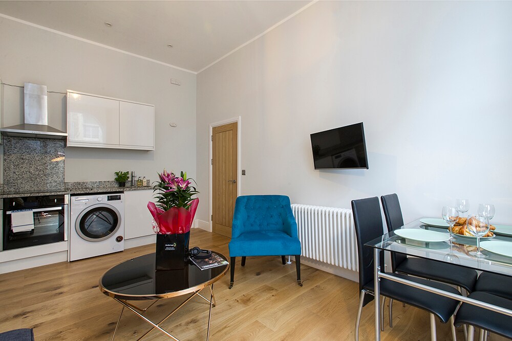 Property Image 2 - City living, Available Luxe 1Bed Apt, Nottingham
