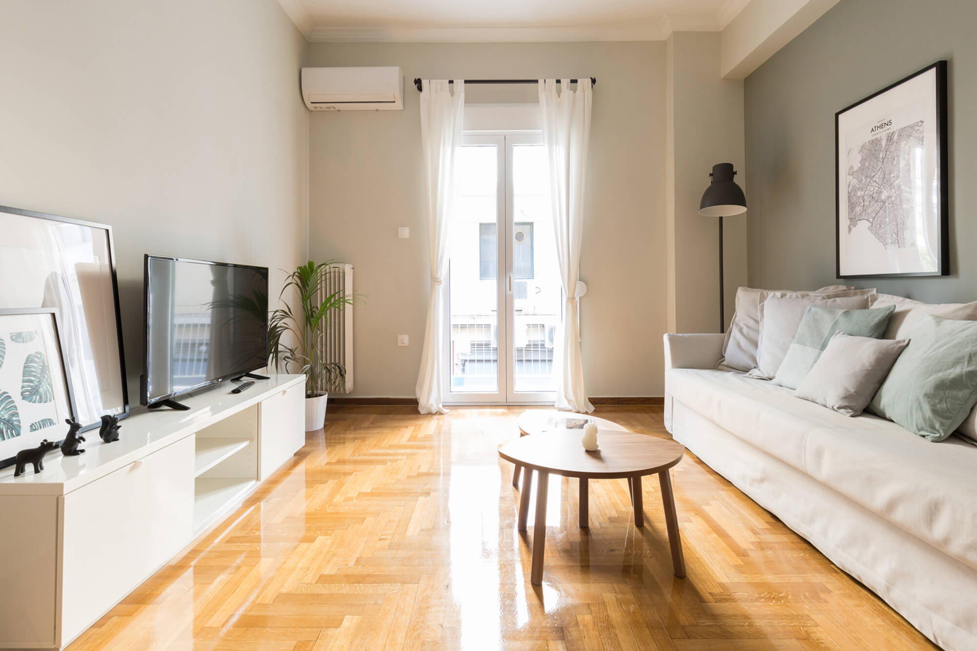 Property Image 2 - Sleek Flat in Central Syntagma