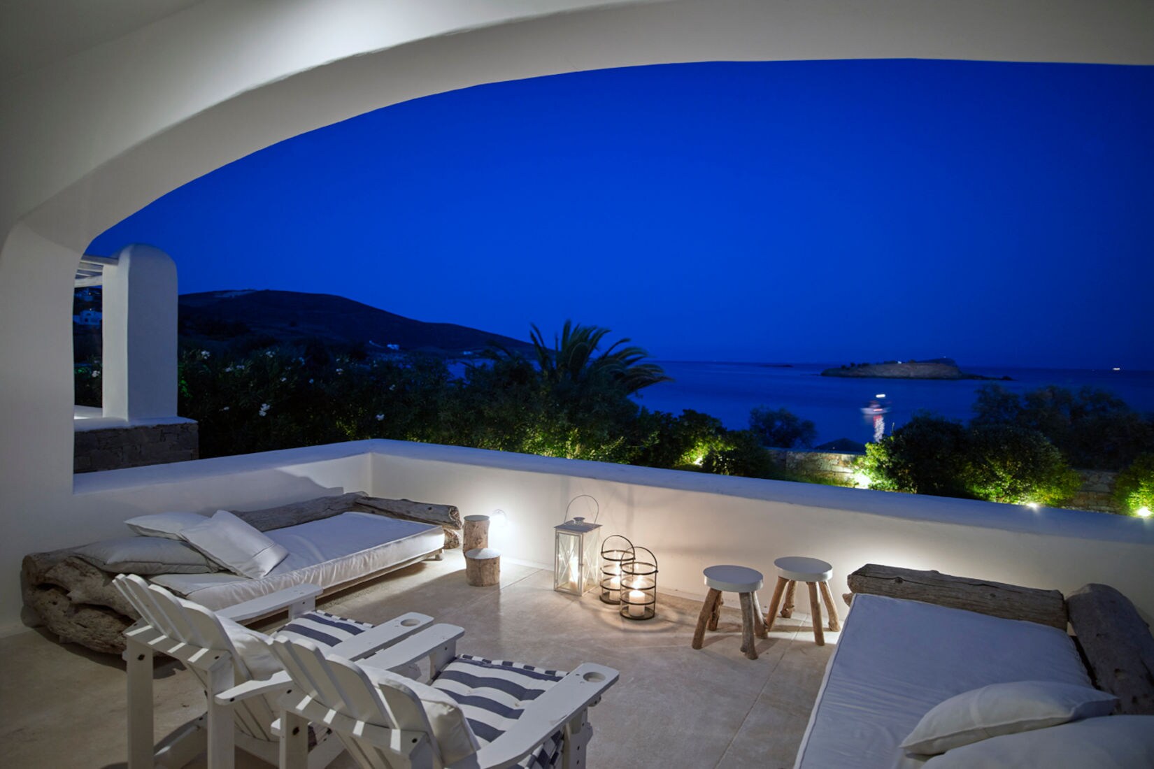 Property Image 1 - Luxurious beachfront villa with private pool