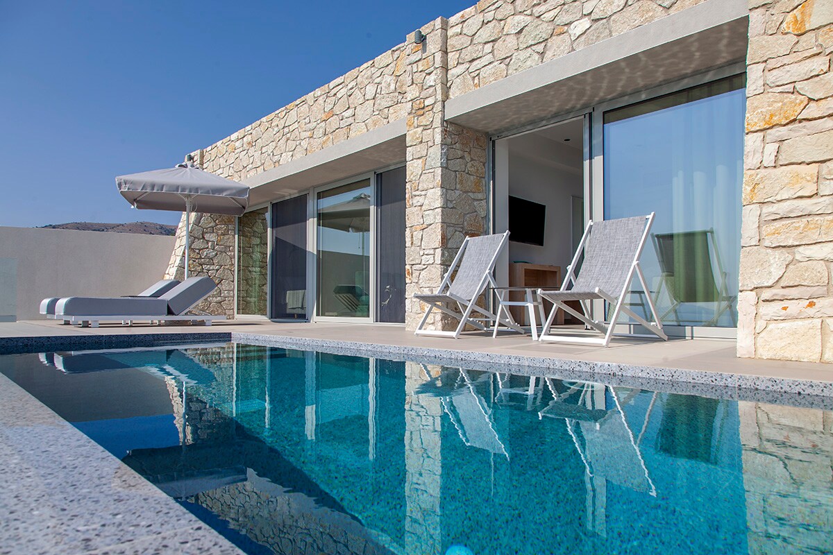 Property Image 1 - Amazing Sea View Villa direct access to the Pool 