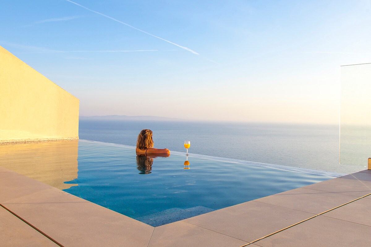 Property Image 2 - Amazing Sea View Villa direct access to the Pool 