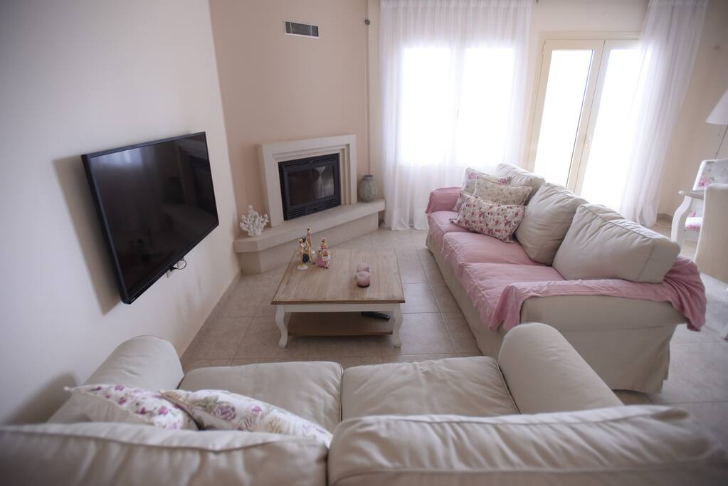 Property Image 1 - Beautiful spacious maisonette with 2 bedrooms