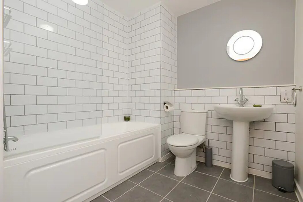 Property Image 1 - Find Comfort at this Open Modern Home, Nottingham