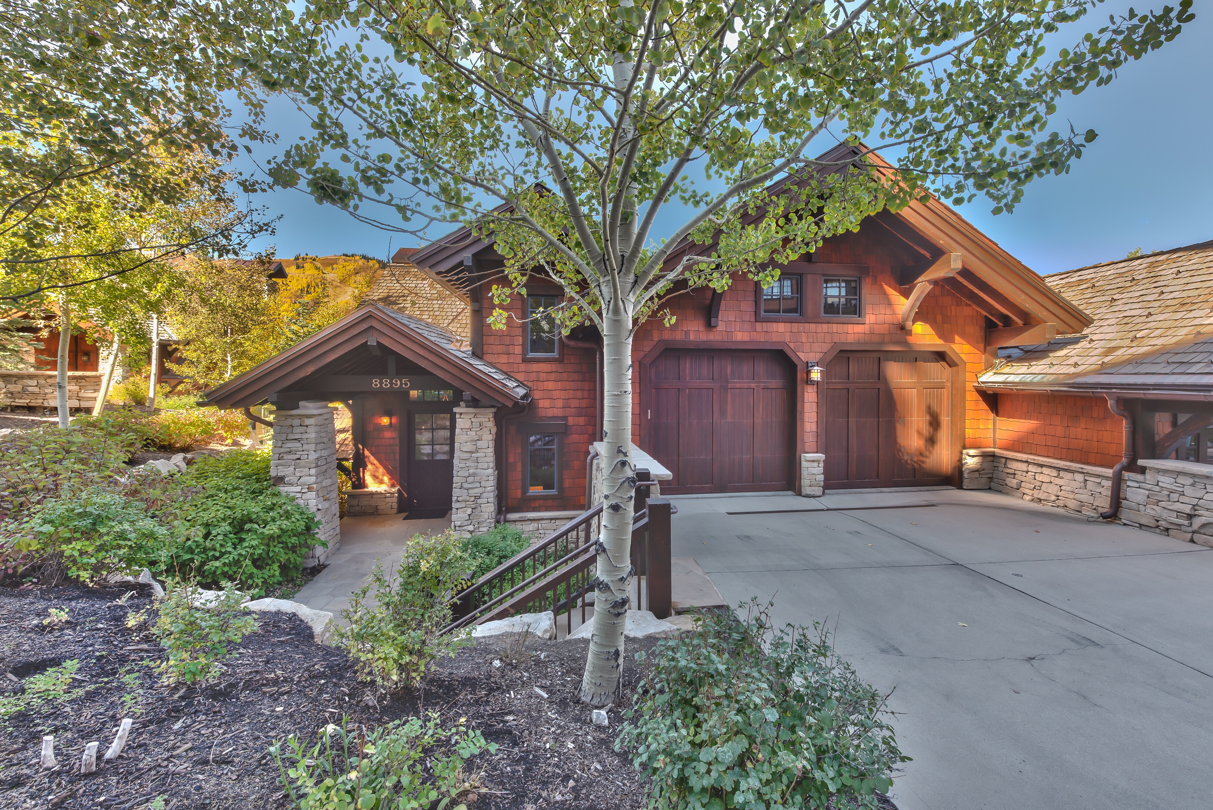 Deer Valley Larkspur Lodge - 4 Bedrooms All with Private Bath