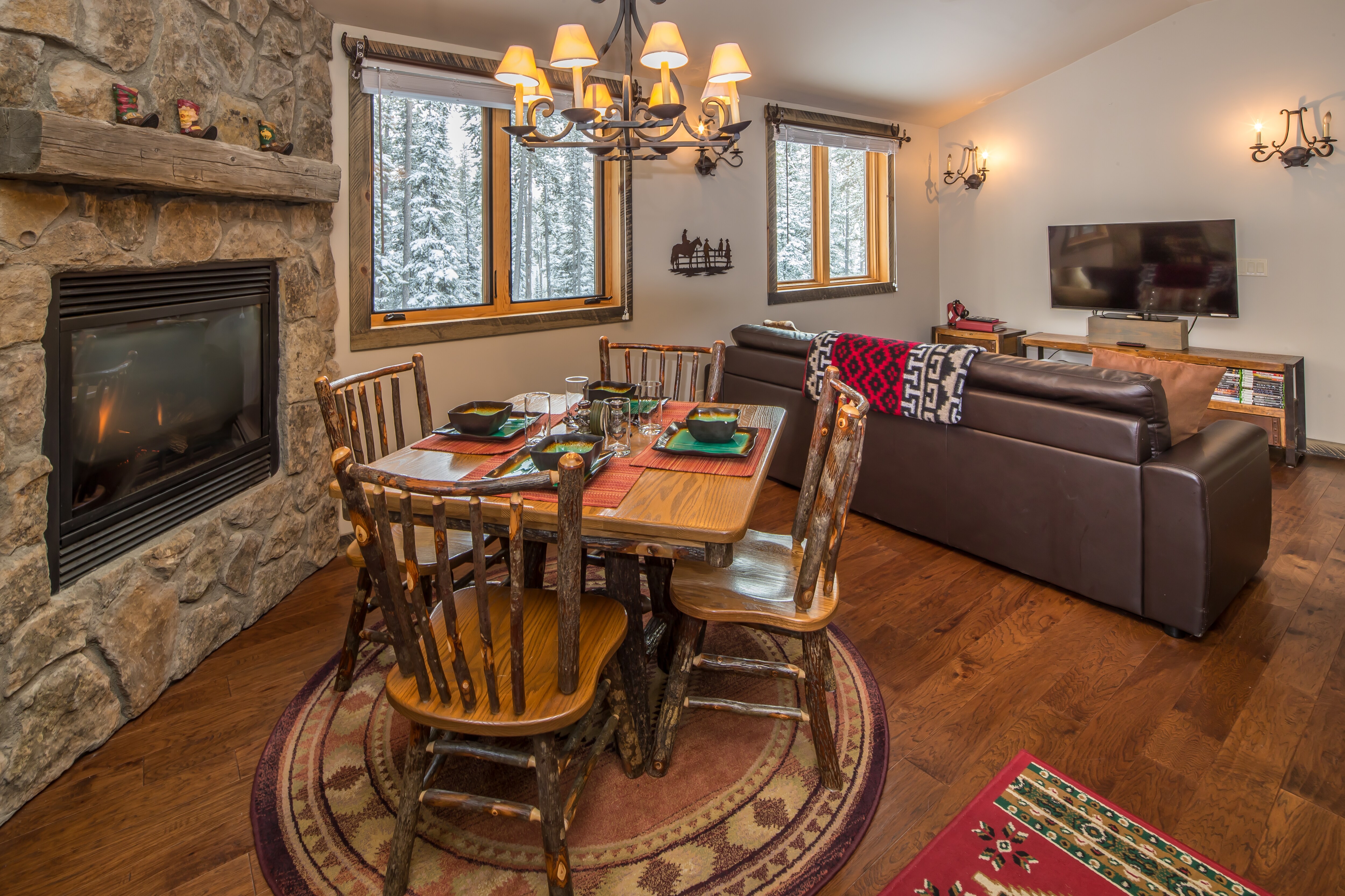 Enjoy a cozy dinner by the fire | Main Level