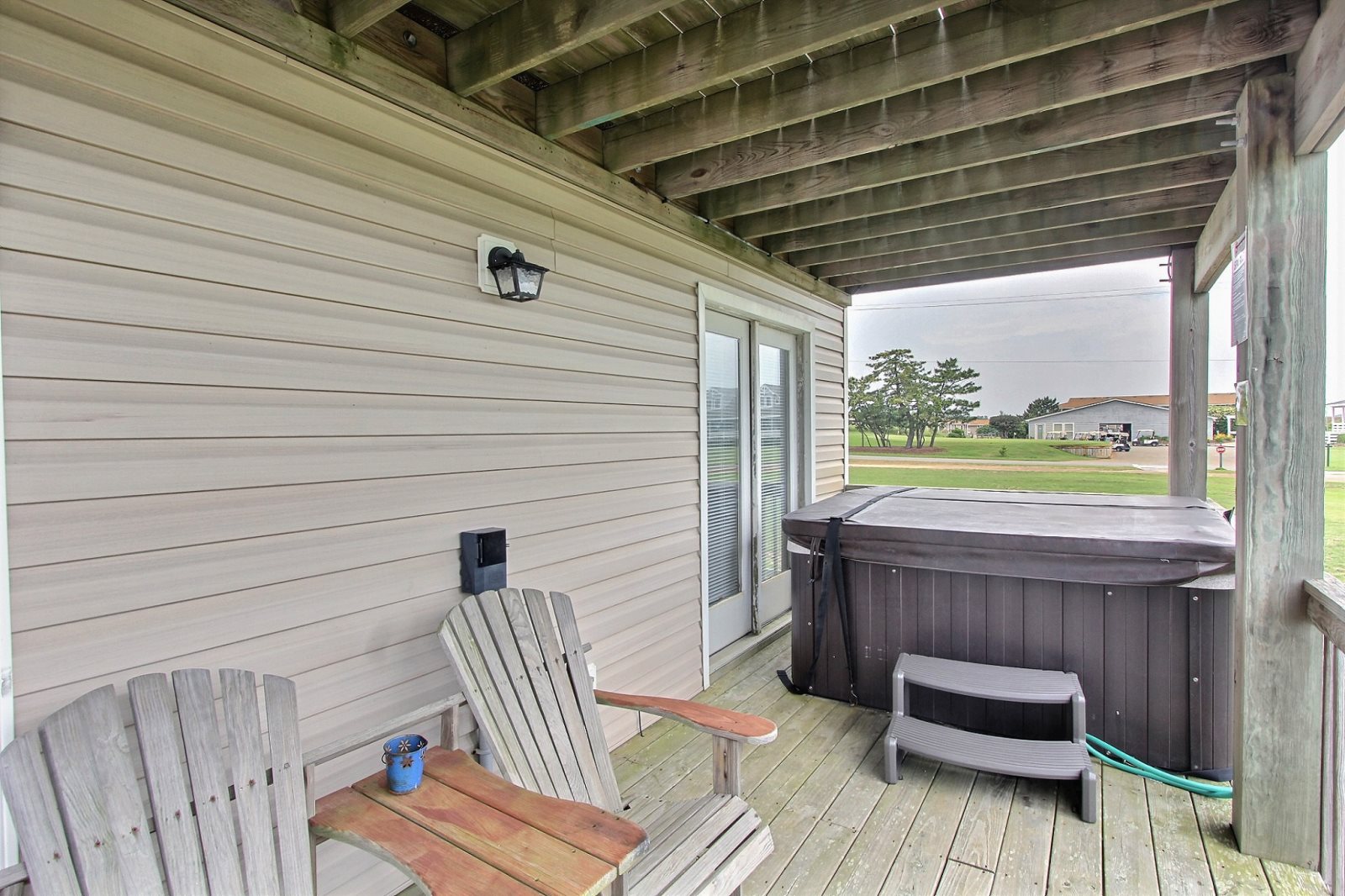 Covered Deck/Hot Tub