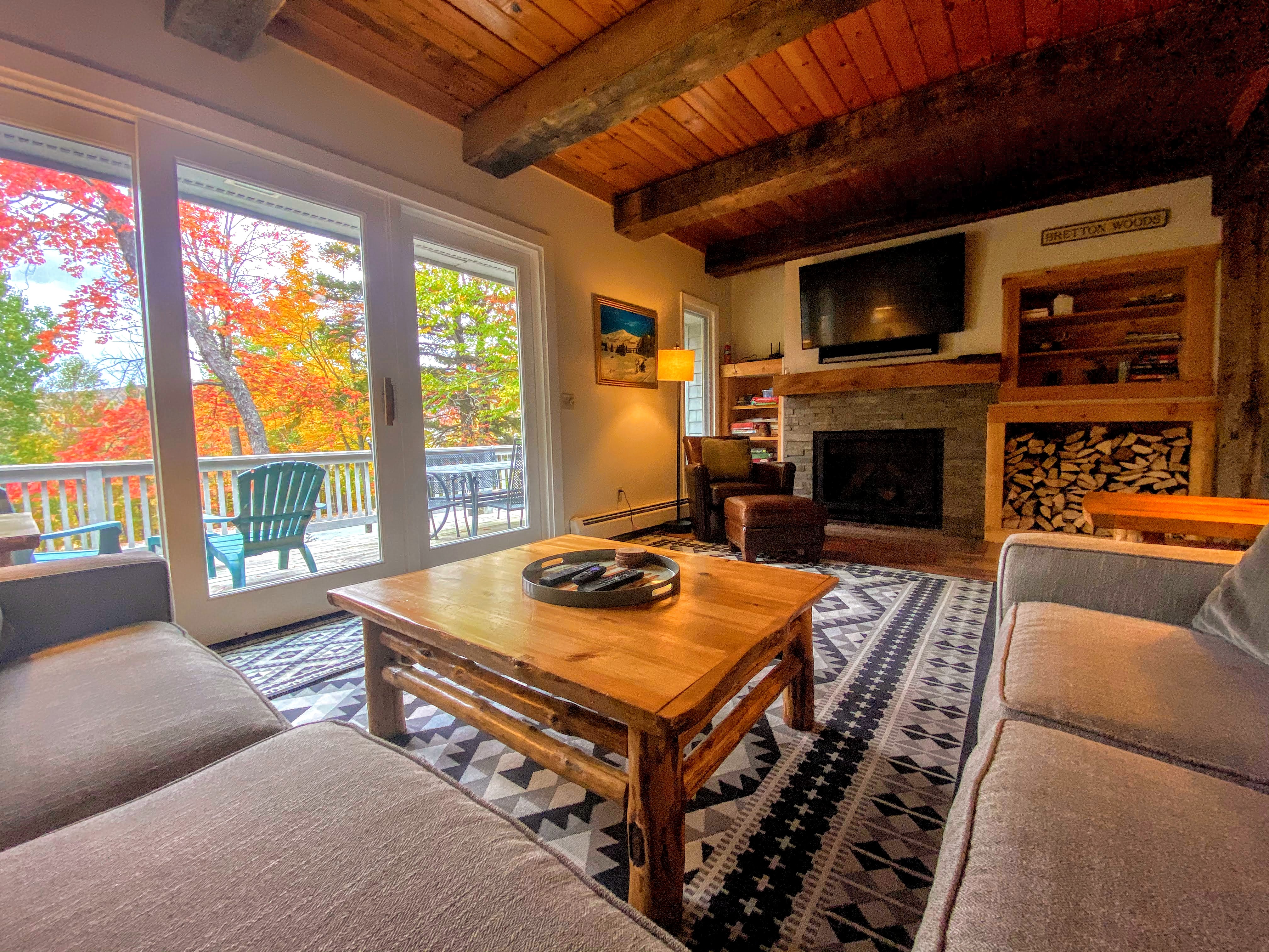 Property Image 1 - R6 Upscale rustic Bretton Woods condo in unbeatable SKI-IN SKI-OUT location Fireplace fast WiFi