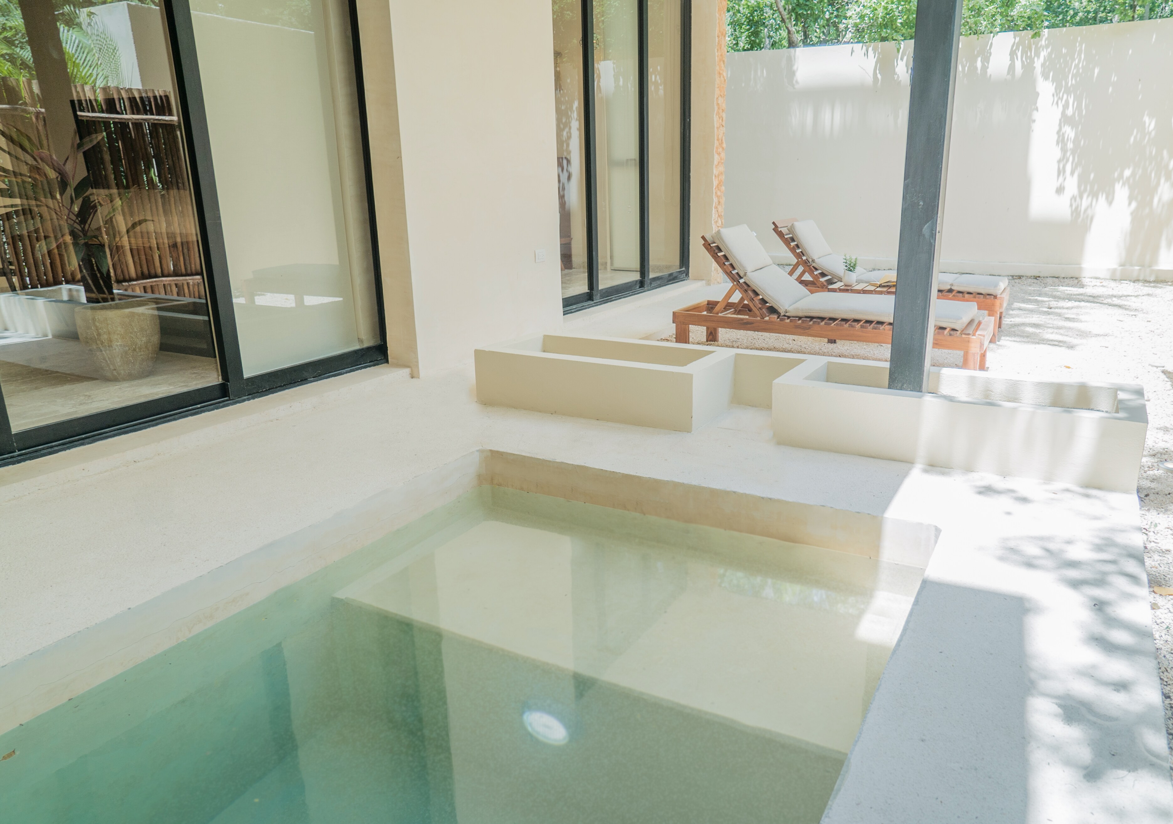 Property Image 1 - Stunning Al fresco Apartment with Superb Plunge Pool