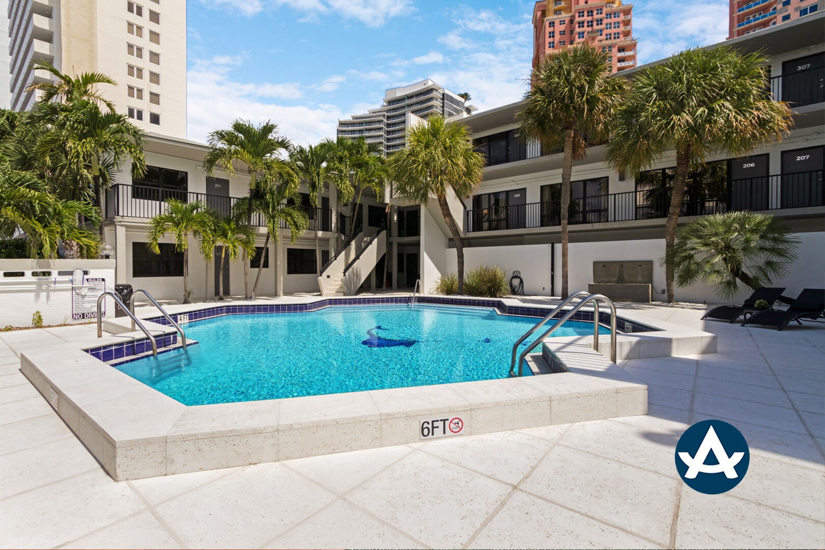 Property Image 1 - The Palm | 1 Block to Beach | Heated Pool | 2 Bed 2 Bath