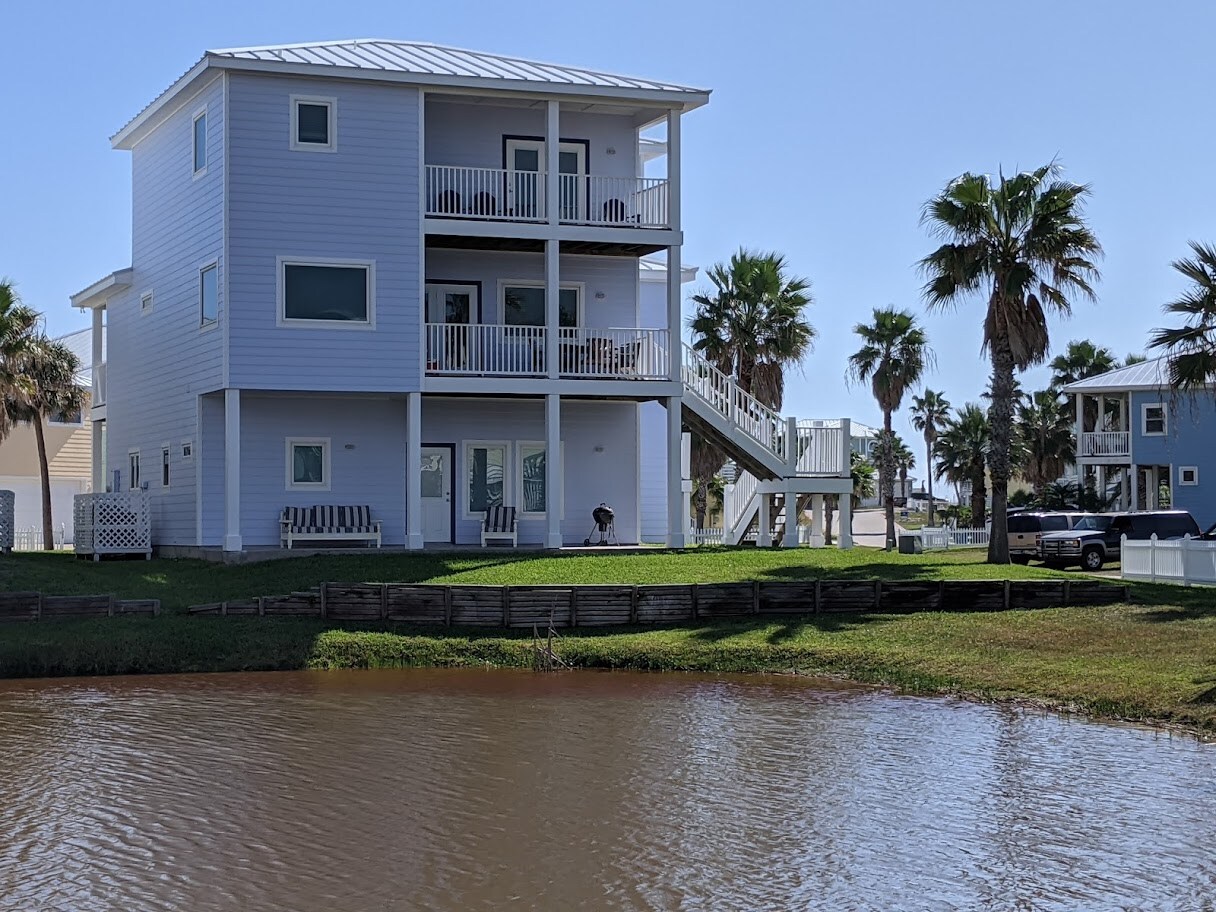 Property Image 2 - RD392  4BR, 3 Story Home with Elevator, Close to Beach, Shared Pool