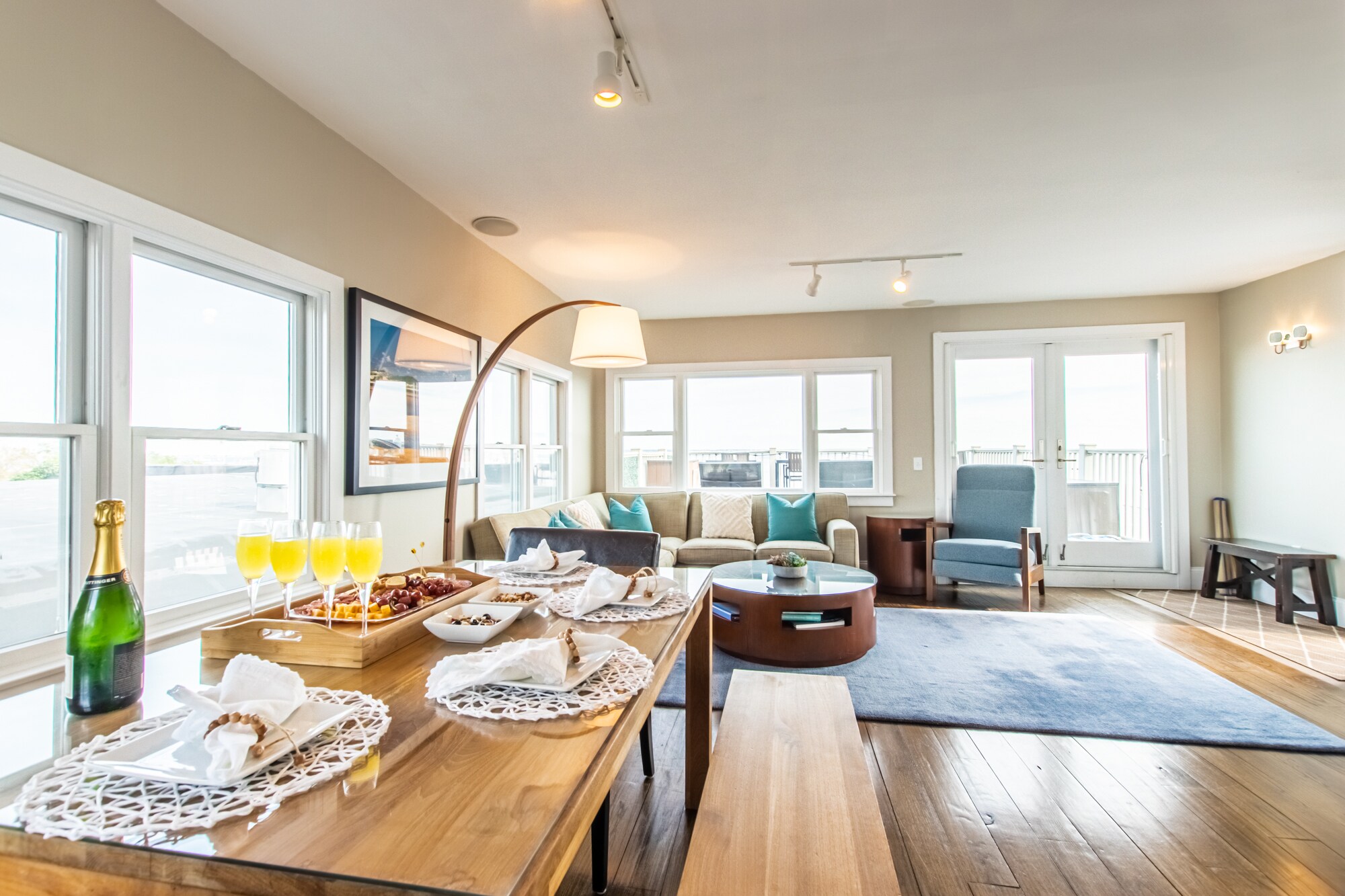 Property Image 2 - 11159: Newly Renovated Oceanfront Penthouse Located Right on the Beach & Commercial St!