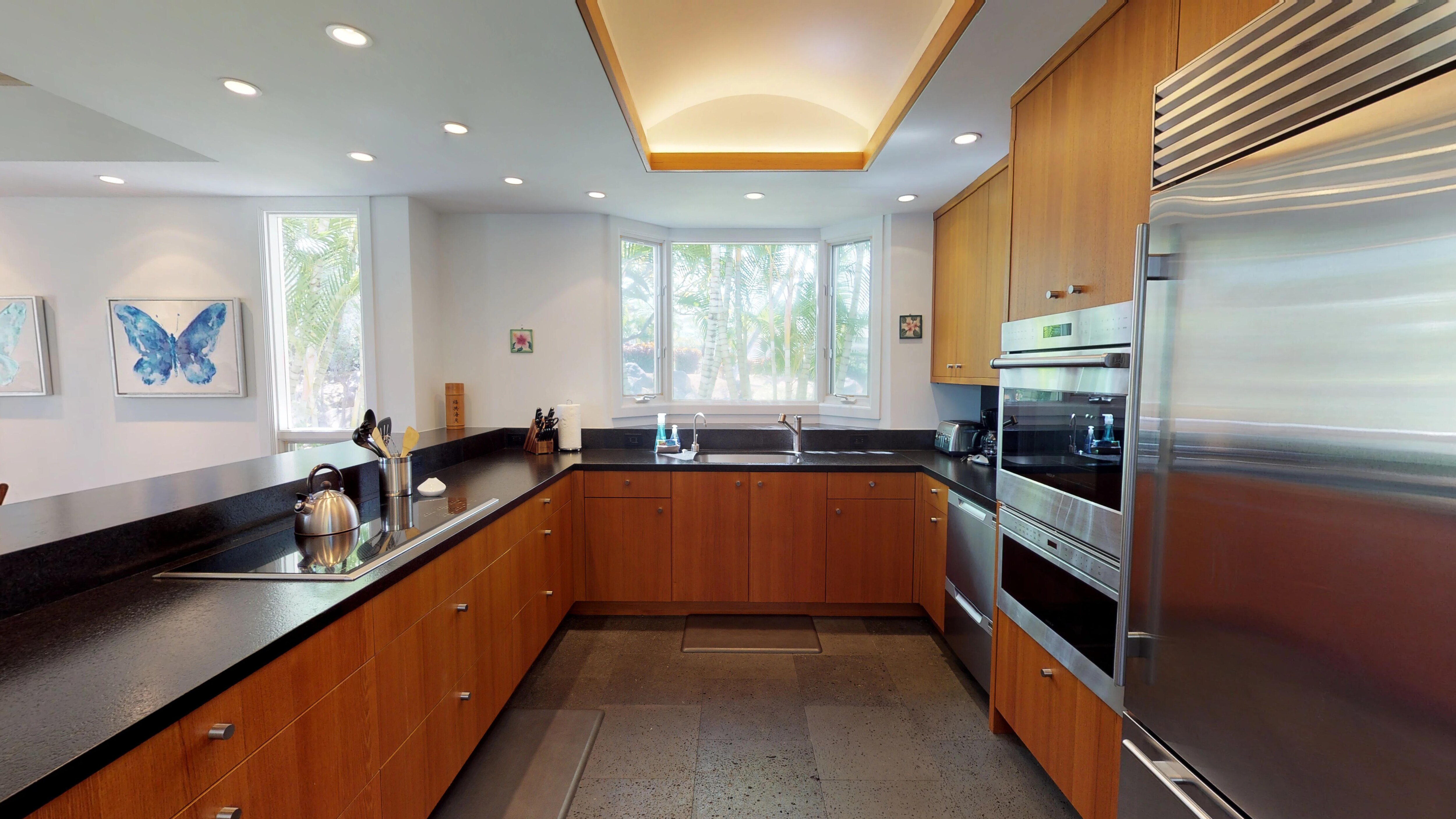 Islands Pearl - elegant renovated kitchen