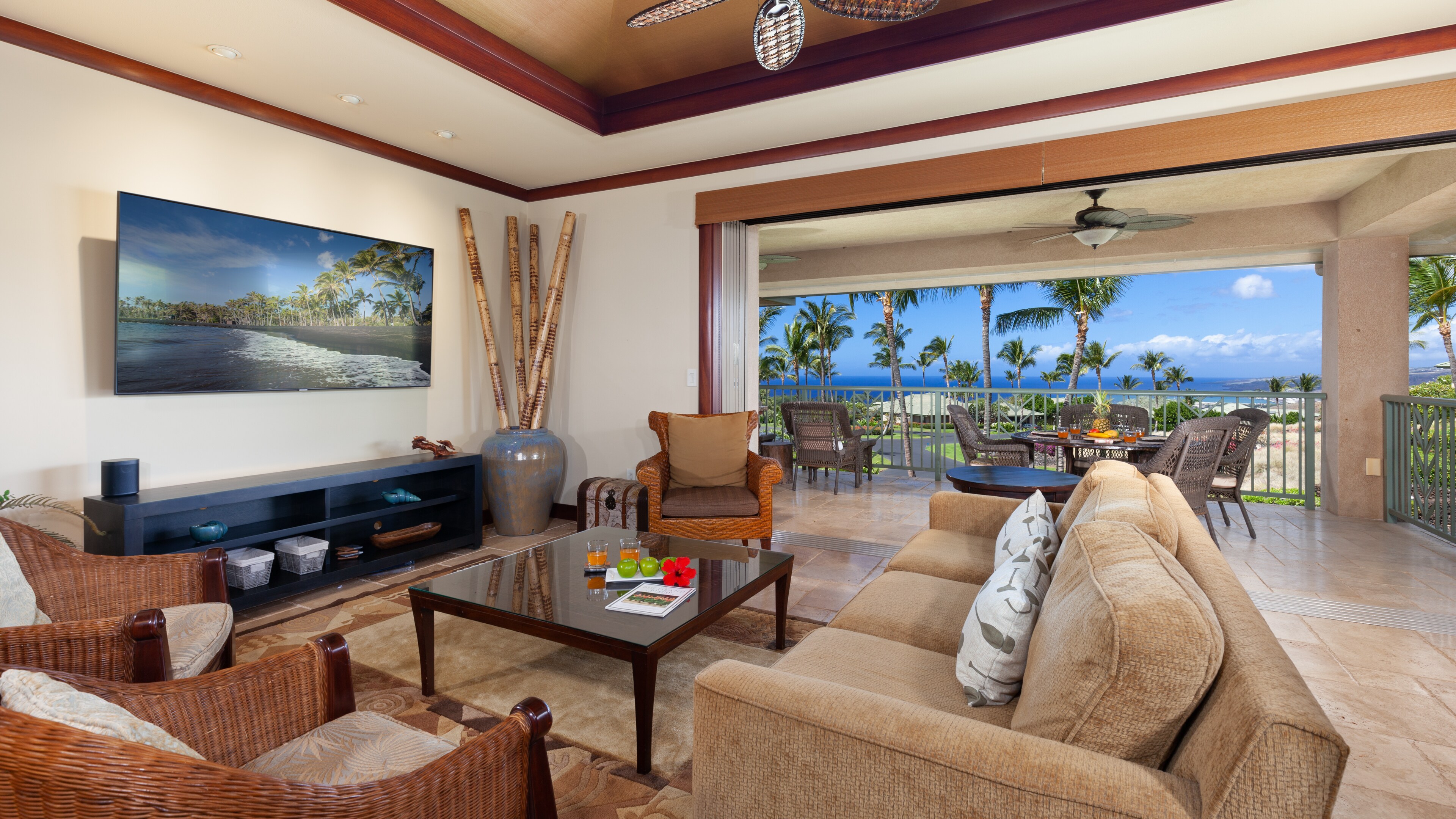 Large pocket doors open from indoor to outdoor covered lanai