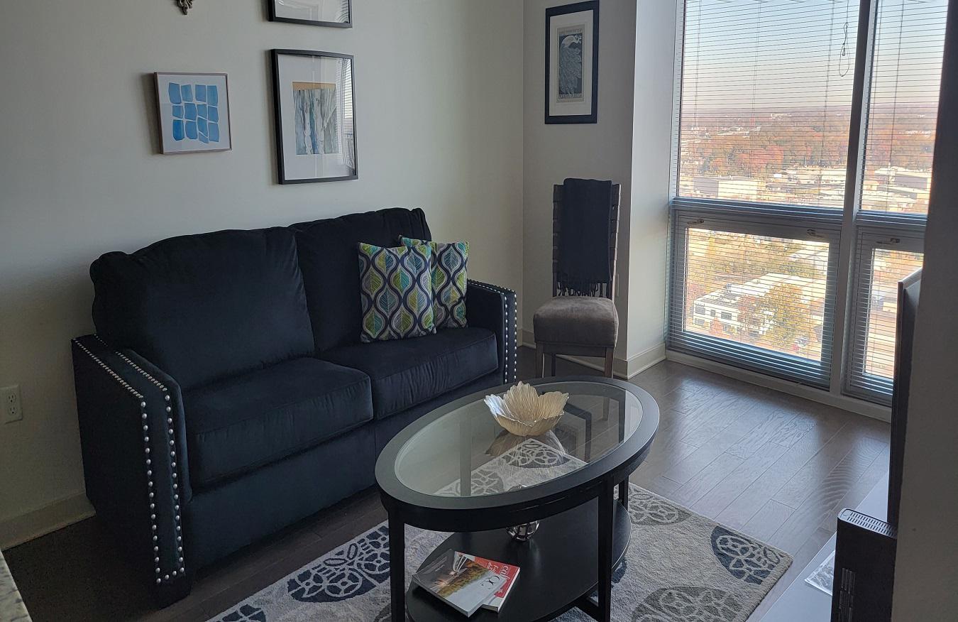 Property Image 1 - Luxurious 1bd High-Rise in Uptown