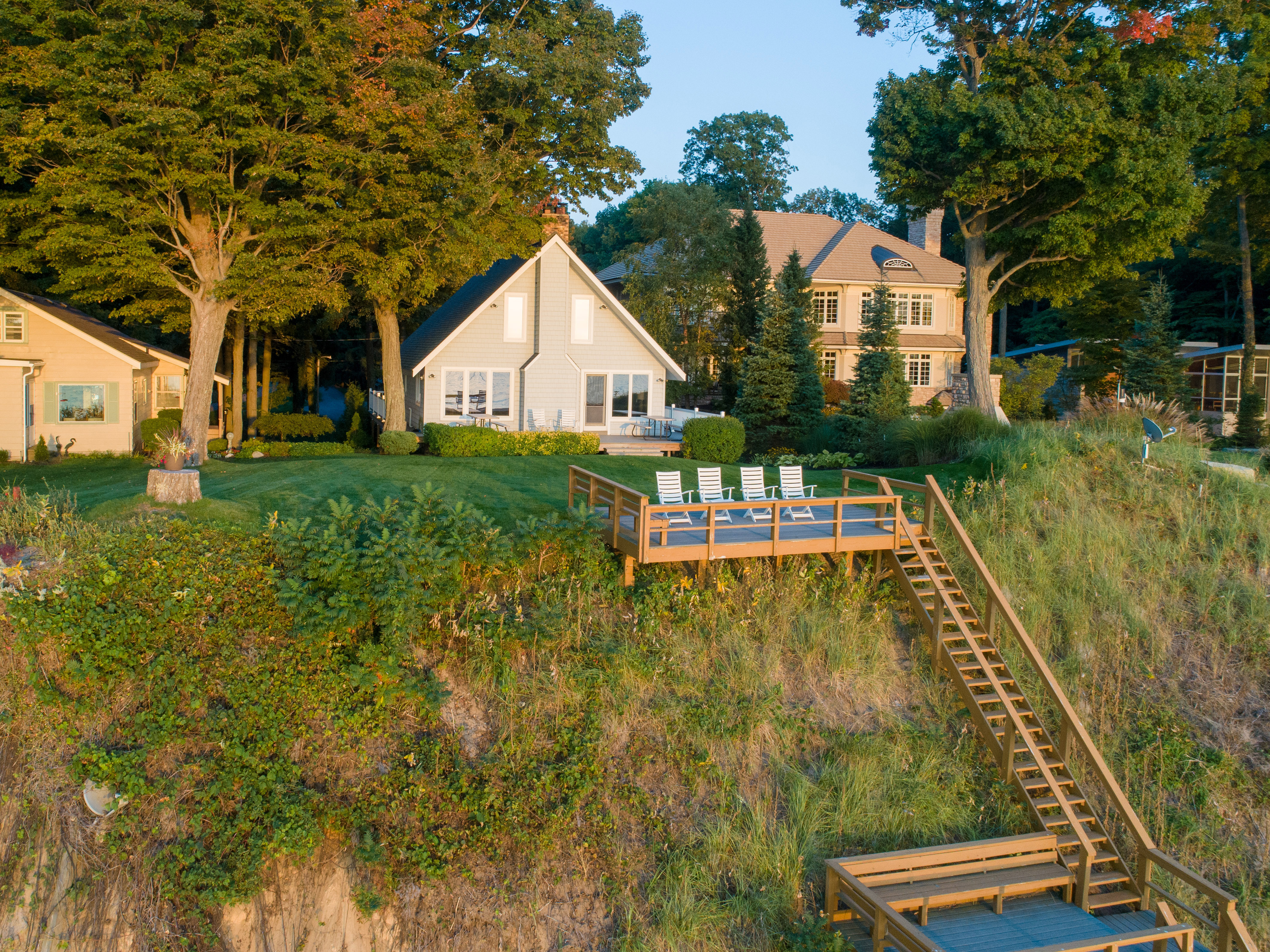 Catch the Breeze is a four-bedroom, three-bedroom cottage that sits on Lake Michigan in Holland.