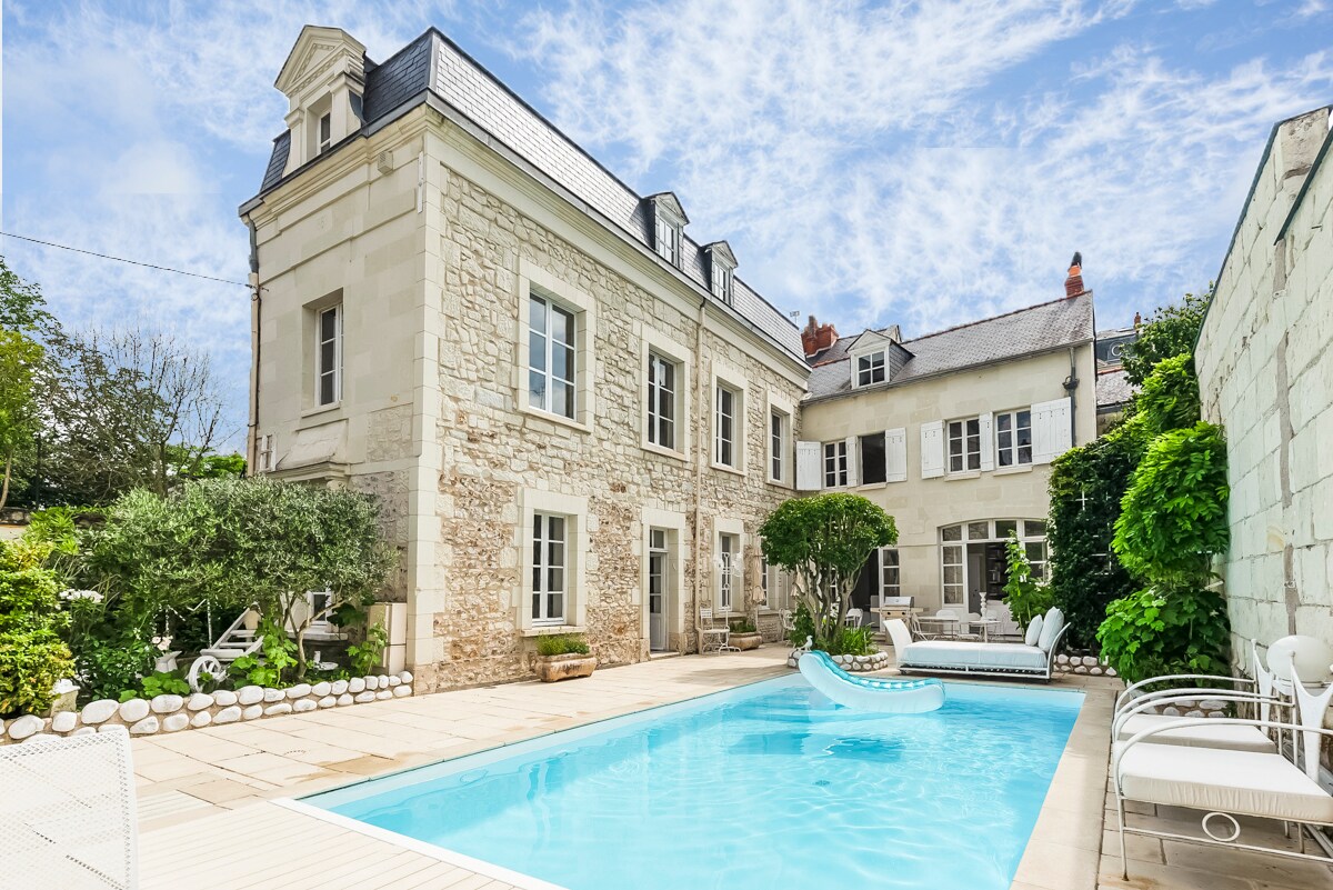 Property Image 1 - Saumur en Blanc