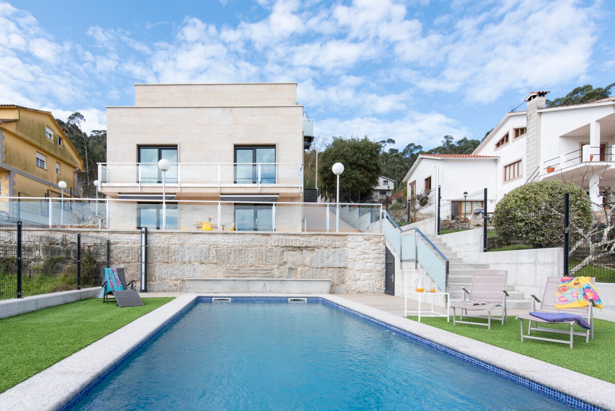Property Image 1 - Villa Arneles