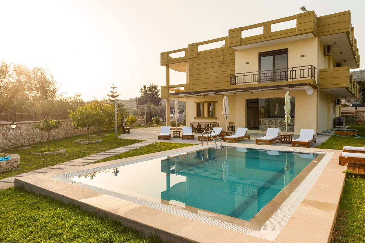 Property Image 1 - Villa Chorio