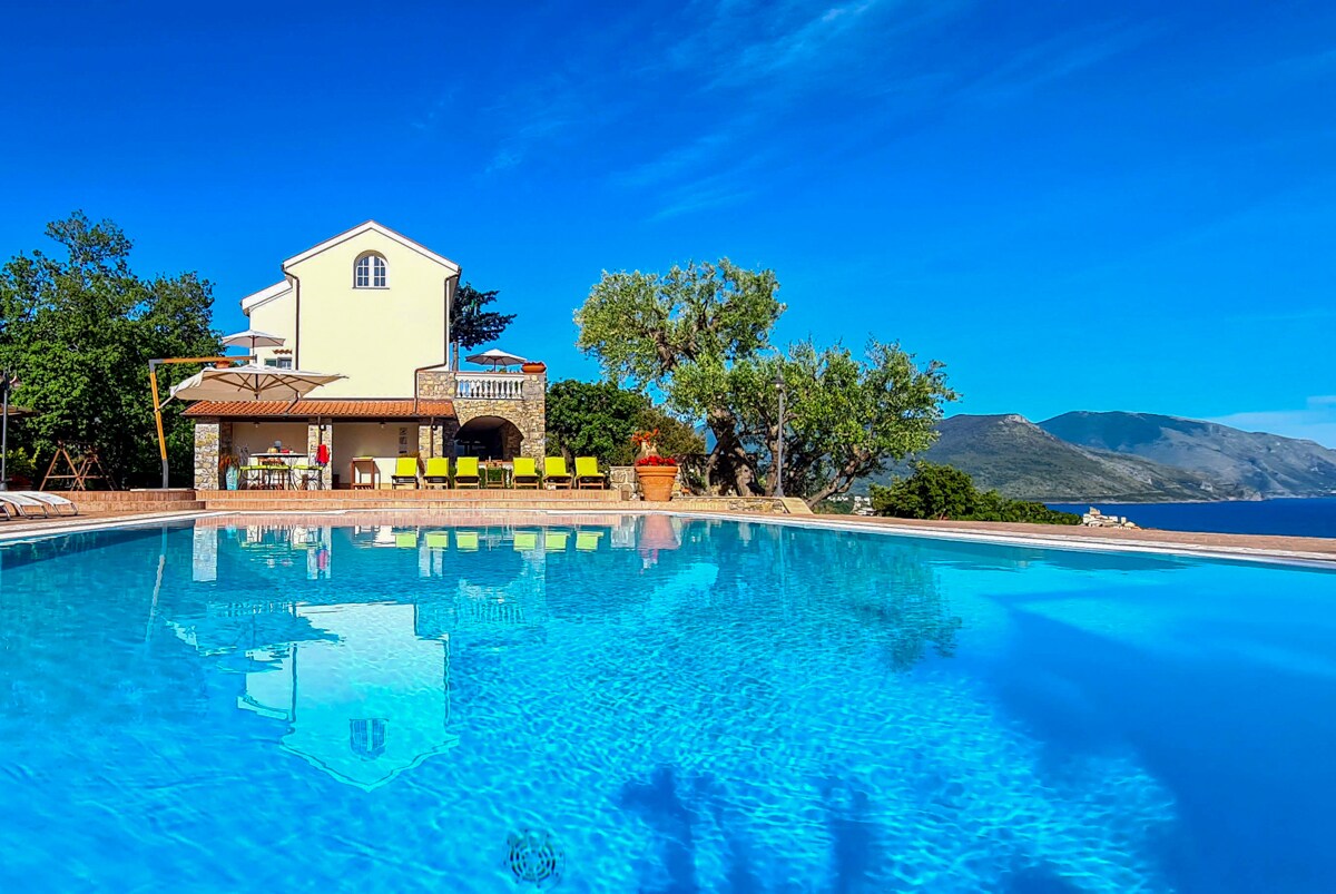 Property Image 1 - Villa Mediterraneo