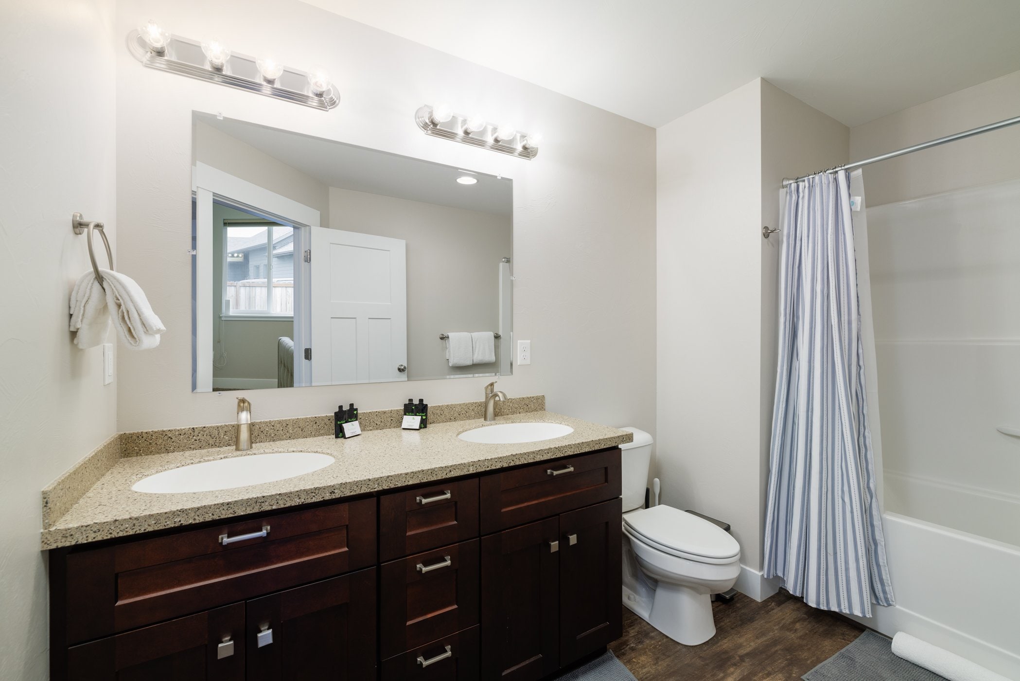 Mountain Views, Single family home near airport. Skyview Retreat! Mountain Views, Single family home near airport. Skyview Retreat!